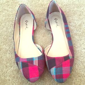 Gently worn size 6.5 qupid flats